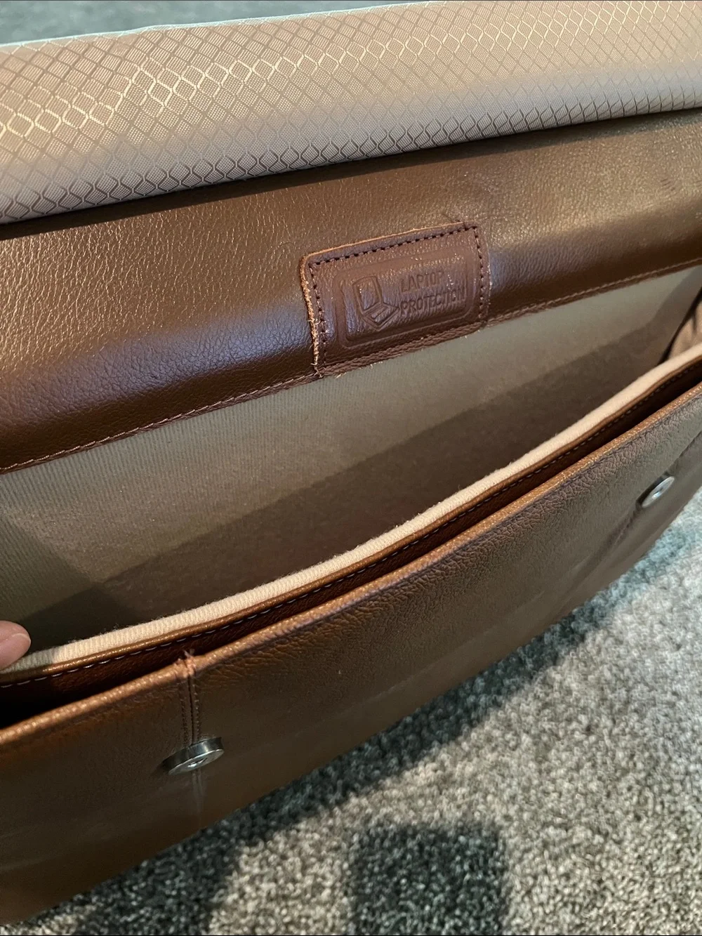 Men’s Leather Briefcase Messenger with Dual Front Pockets